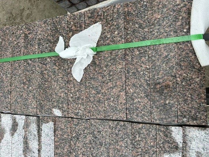 granite red colour