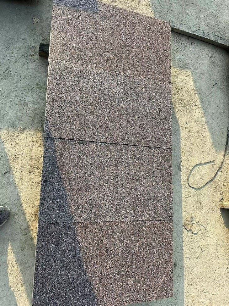  Red stone